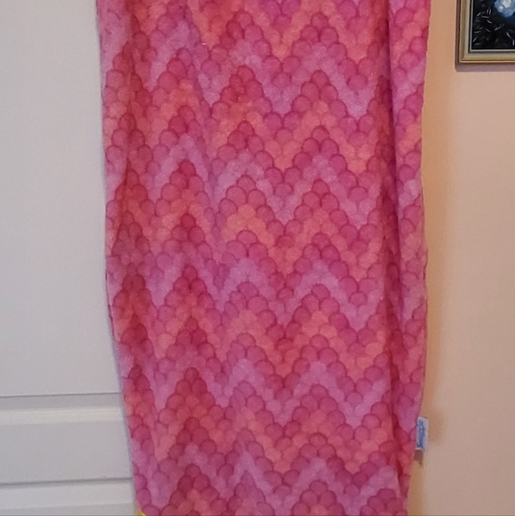 Snuggie Mermaid Tail Blanket - Picture 2 of 5